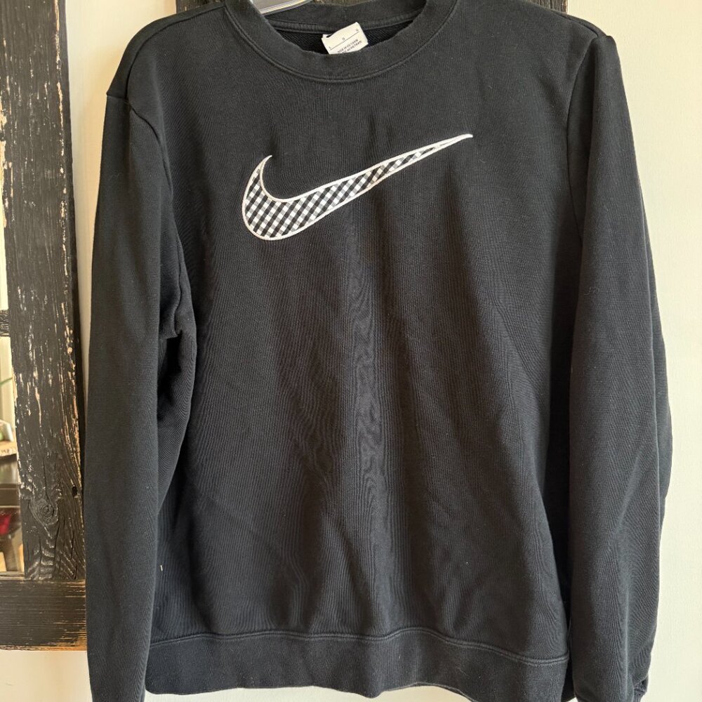 Women's Nike Crewneck Sweatshirt, Size: Large, Black with Nike Symbol